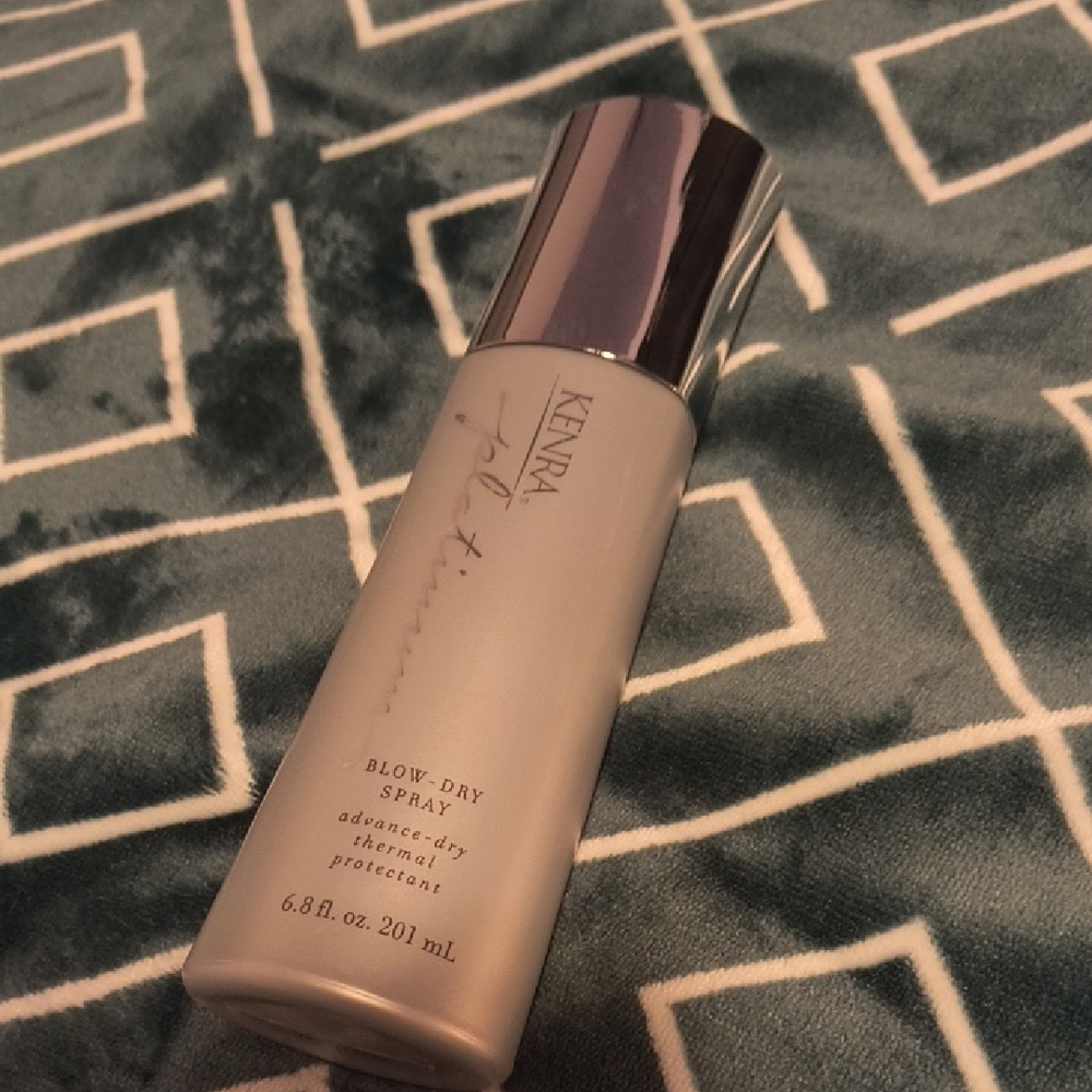 Kenra Platinum Blow-Dry Spray - Silver
